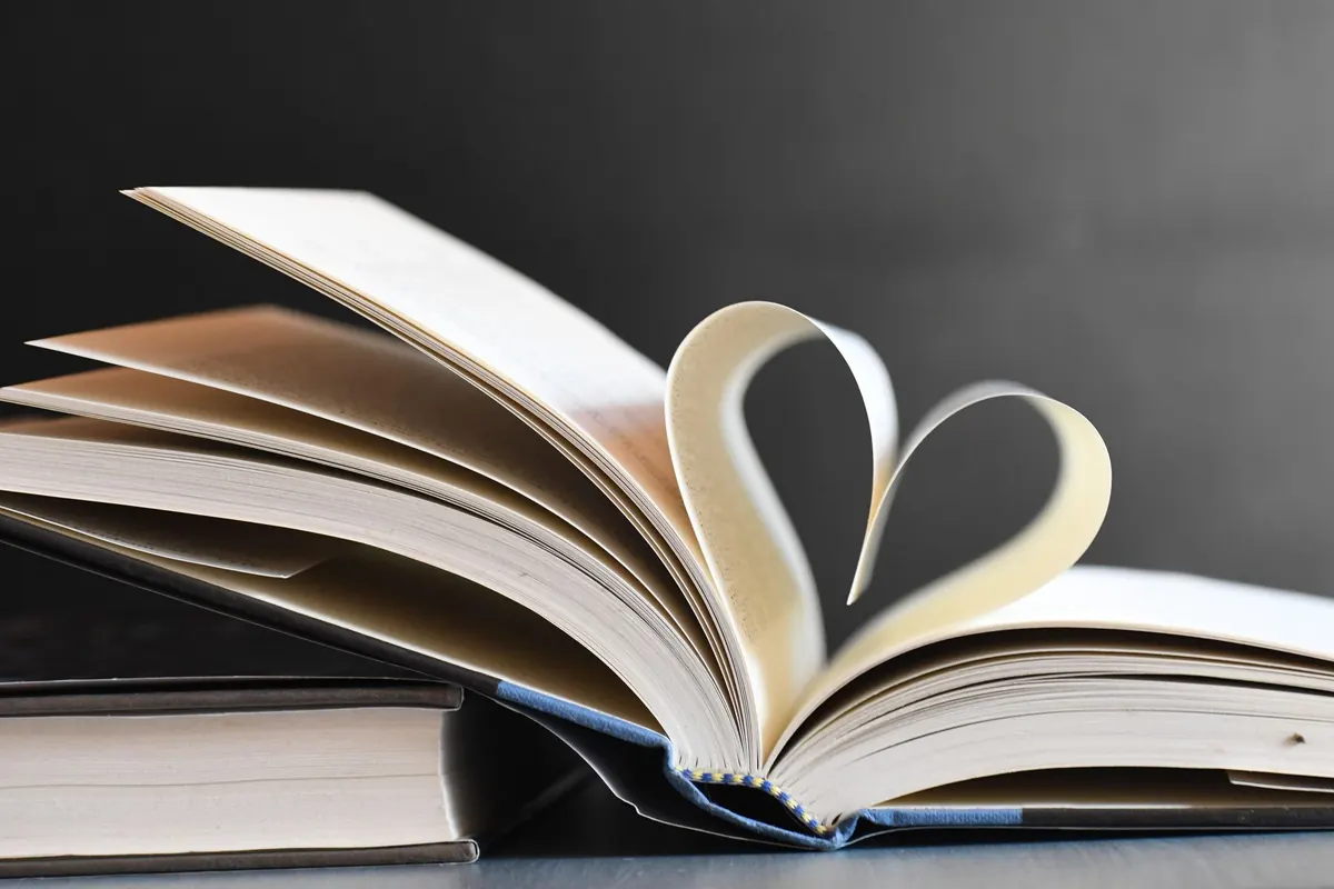 How to Write a Book Review That Balances Plot and Analysis